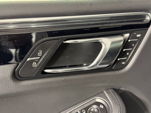 New 2026 Porsche Macan image 27