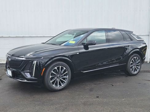 New 2025 Cadillac Lyriq Sport AWD/4WD image 7