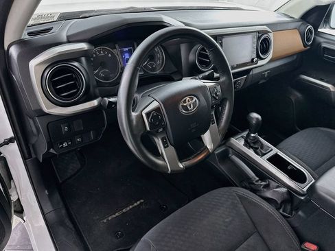 Used 2020 Toyota Tacoma SR5 RWD image 26