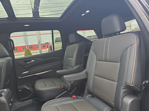 New 2026 Chevrolet Traverse High Country w/ LPO, Floor Liner Package AWD/4WD image 14