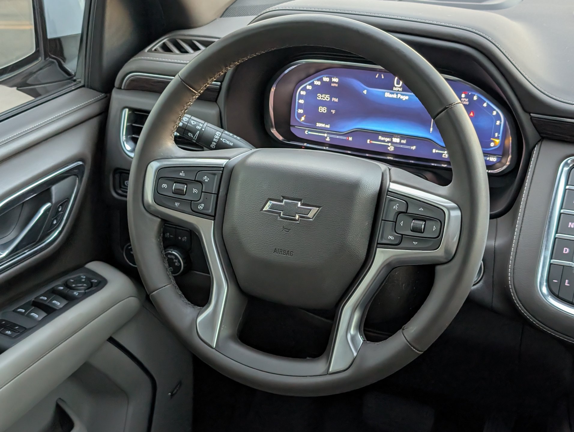 Used 2023 Chevrolet Tahoe Z71 w/ Luxury Package AWD/4WD image 15