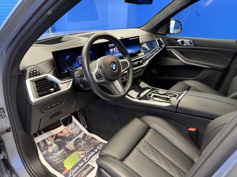 Used 2024 BMW X5 xDrive40i w/ M Sport Package AWD/4WD image 11