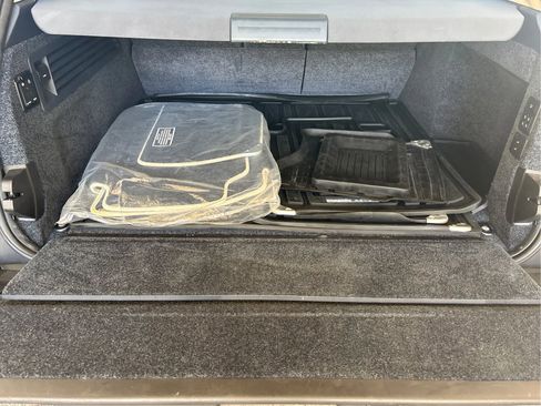 Used 2018 Land Rover Range Rover Long Wheelbase Autobiography image 16