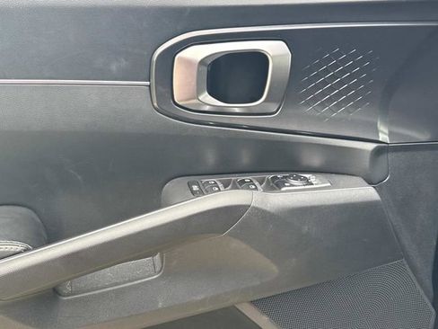Used 2024 Kia Sorento S image 29
