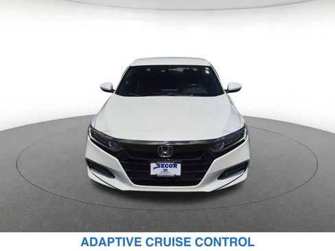 Used 2018 Honda Accord Sport image 2
