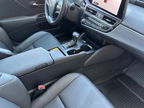 Certified 2025 Lexus ES 300h w/ Premium Package FWD image 18