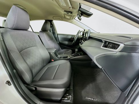 Used 2023 Toyota Corolla LE w/ Carpet Mat Package (TMS) image 28