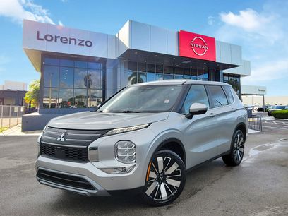 Used 2025 Mitsubishi Outlander SE