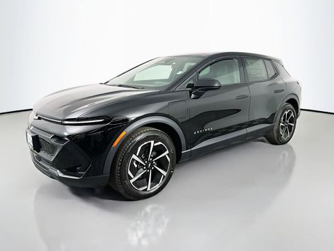 New 2026 Chevrolet Equinox EV LT image 3