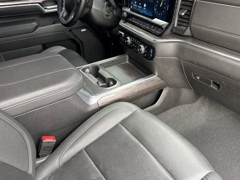 Used 2024 Chevrolet Silverado 2500 LTZ w/ LTZ Convenience Package image 19