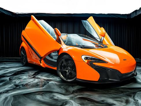 Used 2015 McLaren 650S Spider RWD image 2