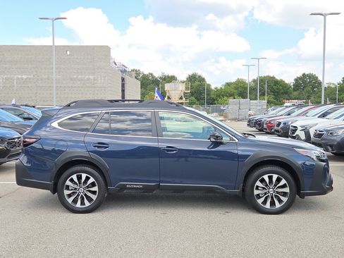 Certified 2025 Subaru Outback Limited XT AWD/4WD image 2