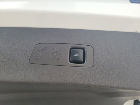 Certified 2024 Lincoln Corsair AWD image 23