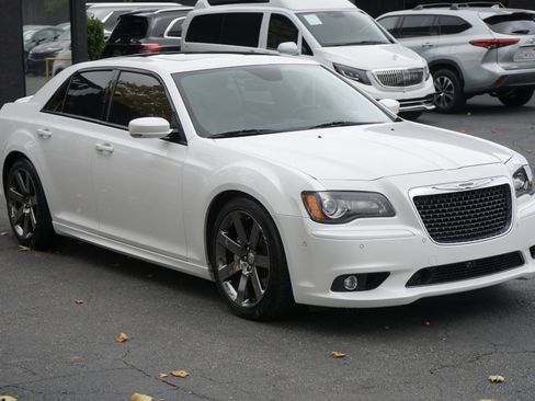 Used 2014 Chrysler 300 SRT8 w/ Leather Interior Group image 6