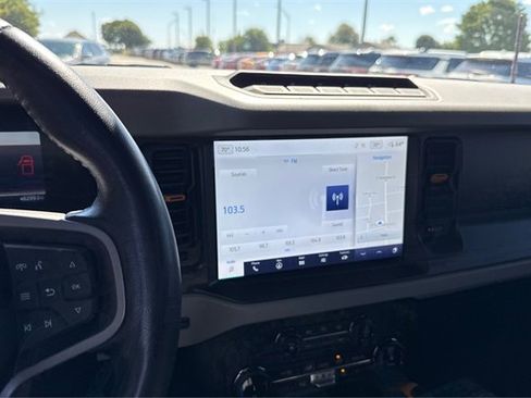 Used 2022 Ford Bronco Badlands image 13