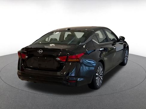Used 2025 Nissan Altima 2.5 SV image 14