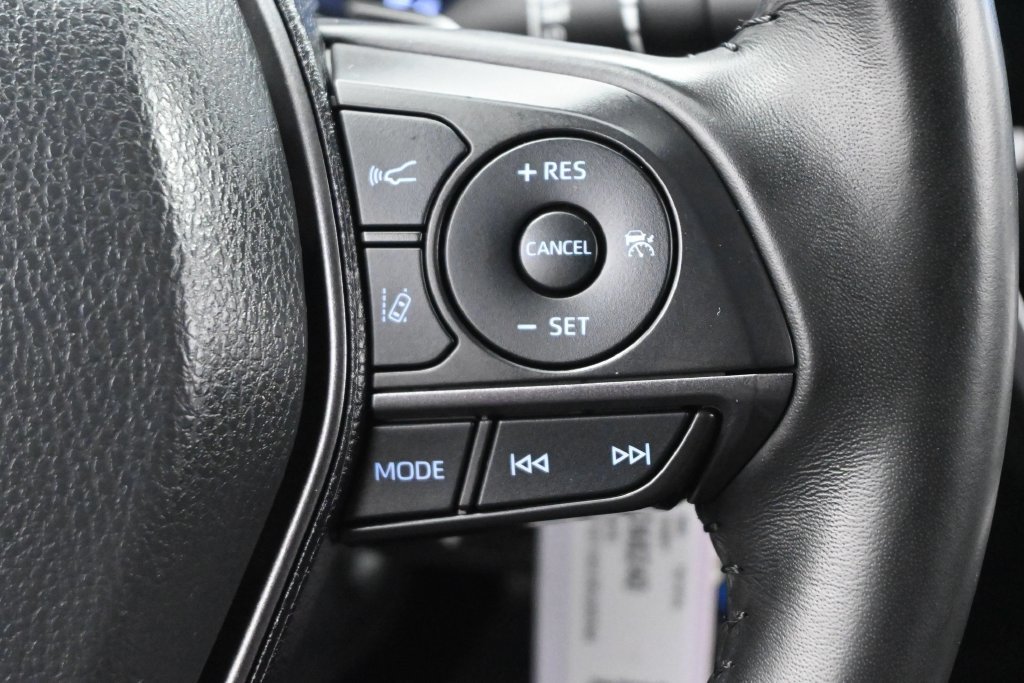 Used 2024 Toyota Camry SE FWD image 9