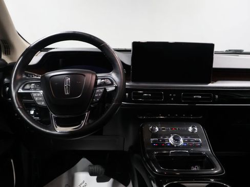 Used 2023 Lincoln Nautilus Reserve w/ Equipment Group 201A image 17