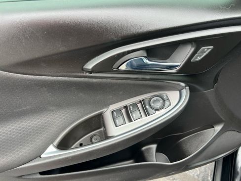 Used 2017 Chevrolet Malibu Hybrid FWD image 16