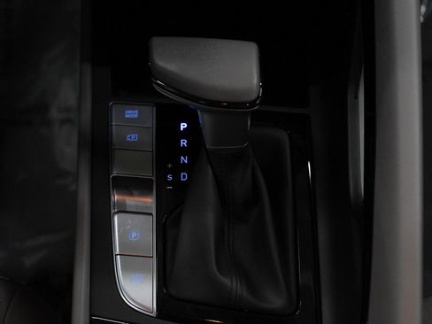 Used 2023 Hyundai Elantra SEL w/ Convenience Package FWD image 16