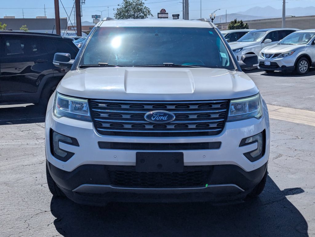 Used 2017 Ford Explorer XLT w/ Equipment Group 202A FWD image 10