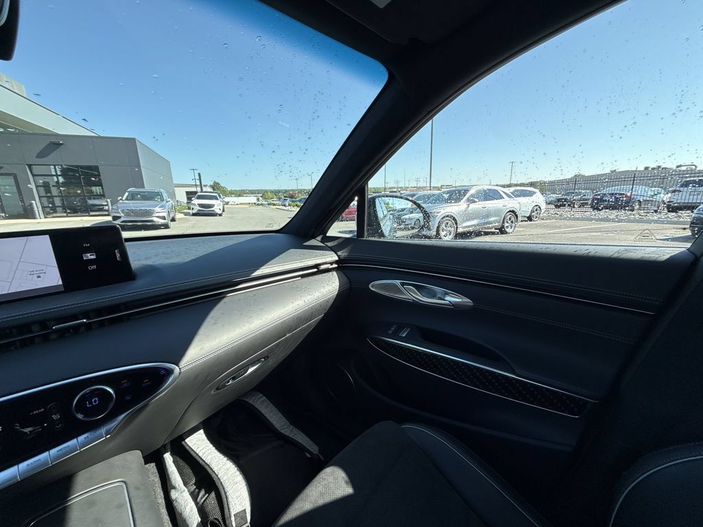 Used 2022 Genesis GV70 3.5T Sport w/ Sport Prestige Package AWD/4WD image 11