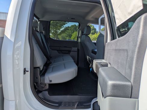 New 2026 Ford F550 2WD Crew Cab Super Duty w/ XL Chrome Package image 34
