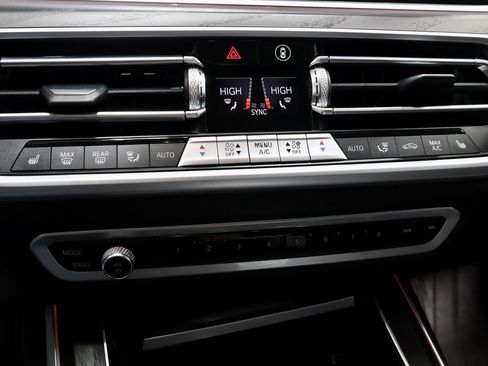 Used 2022 BMW X7 xDrive40i w/ Executive Package image 39