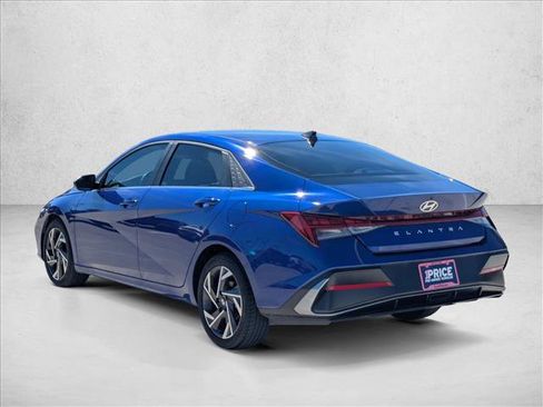 Used 2024 Hyundai Elantra SEL w/ Convenience Package FWD image 7