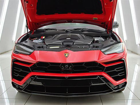 Used 2022 Lamborghini Urus image 24