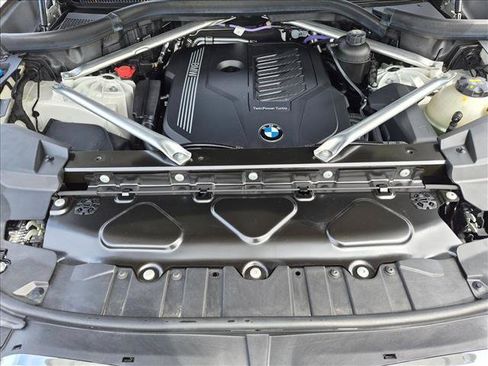 Certified 2022 BMW X5 xDrive40i w/ Parking Assistance Package AWD/4WD image 25