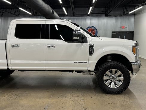 Used 2017 Ford F350 Lariat w/ Lariat Ultimate Package AWD/4WD image 18