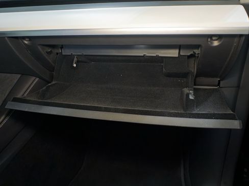Used 2025 Tesla Model Y Long Range RWD image 18