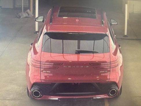 Used 2024 Genesis GV70 3.5T Sport image 5