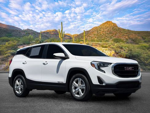 Used 2018 GMC Terrain SLE FWD image 2