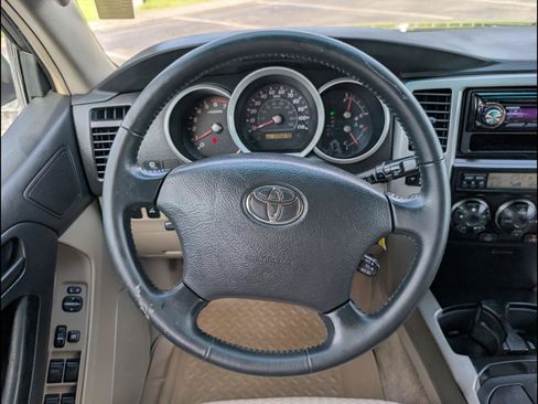 Used 2006 Toyota 4Runner SR5 AWD/4WD image 13