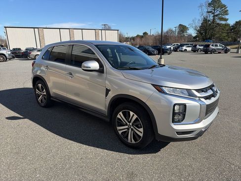 Used 2022 Mitsubishi Outlander Sport SE image 9