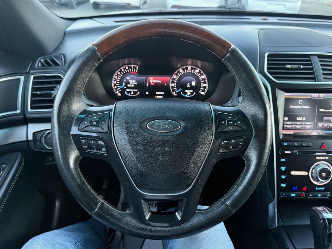 Used 2016 Ford Explorer Platinum AWD/4WD image 16