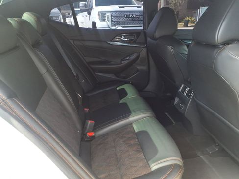 Used 2021 Nissan Maxima SR w/ Sport Mat Group FWD image 15