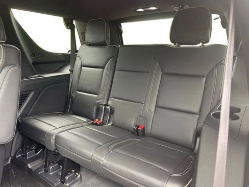 Used 2021 Chevrolet Tahoe Premier w/ Premium Package AWD/4WD image 16