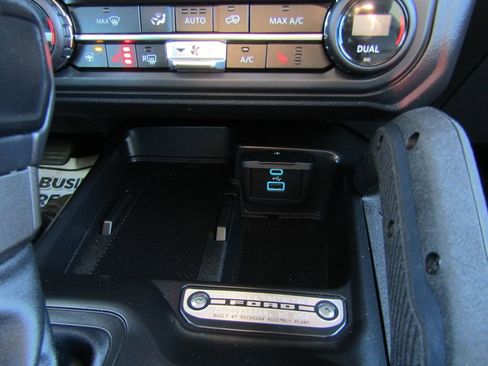 Used 2025 Ford Bronco Badlands AWD/4WD image 33