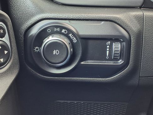Used 2023 Jeep Wrangler Unlimited Sport AWD/4WD image 11
