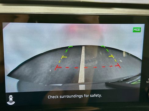 Used 2023 Mitsubishi Outlander SE image 23