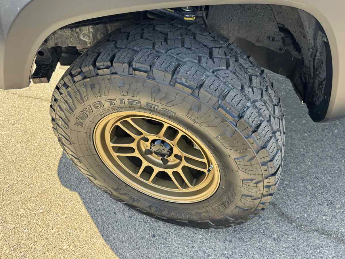 Used 2019 Toyota Tacoma TRD Off-Road w/ Technology Package AWD/4WD image 37