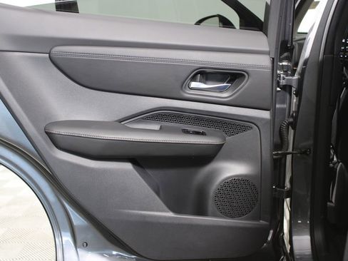 Used 2024 Nissan Ariya FWD image 28