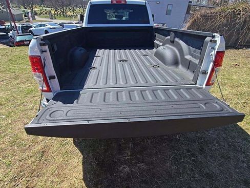 Used 2022 RAM 3500 Tradesman w/ Chrome Appearance Group image 7