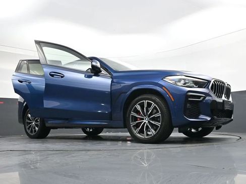 Used 2022 BMW X6 xDrive40i w/ M Sport Package image 43