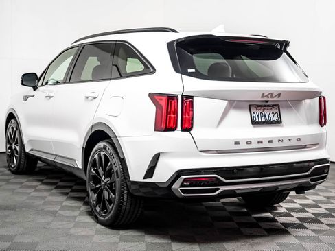 Used 2022 Kia Sorento SX FWD image 2