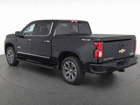 Used 2018 Chevrolet Silverado 1500 High Country AWD/4WD image 2