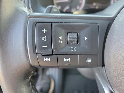 Used 2025 Nissan Pathfinder SV image 29